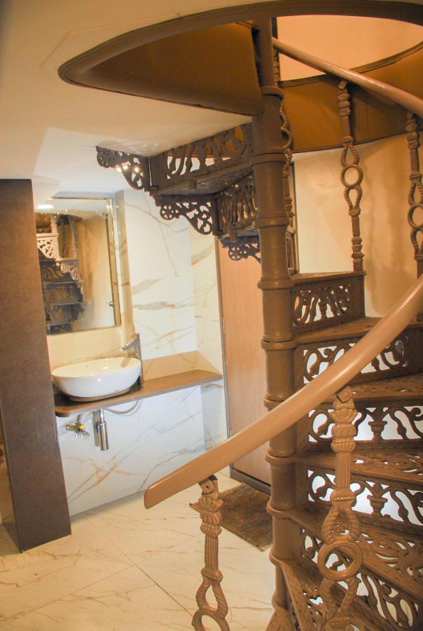 City Hotel مومباي المظهر الخارجي الصورة